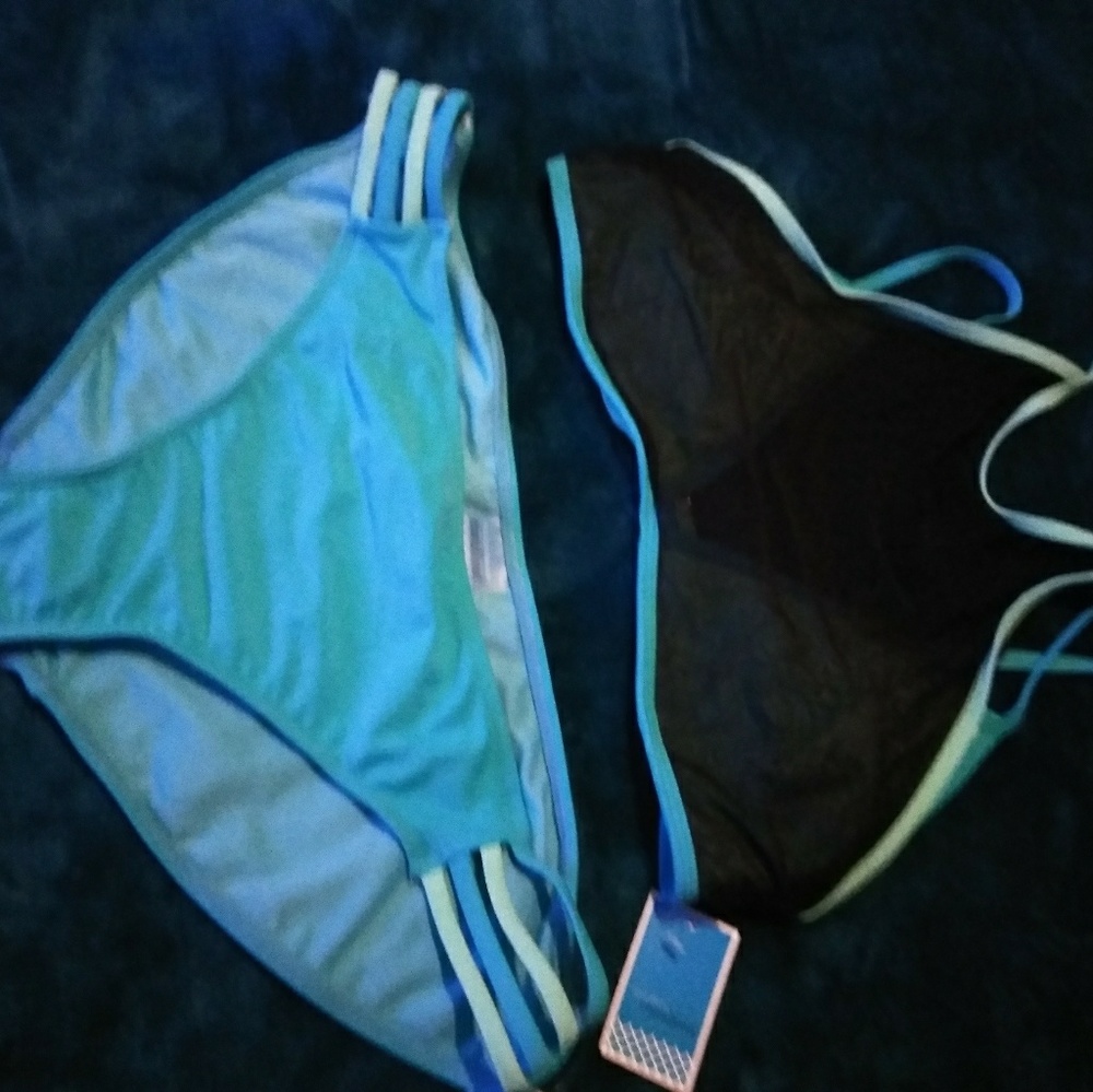 Swimsuit - Picture 2 of 7
